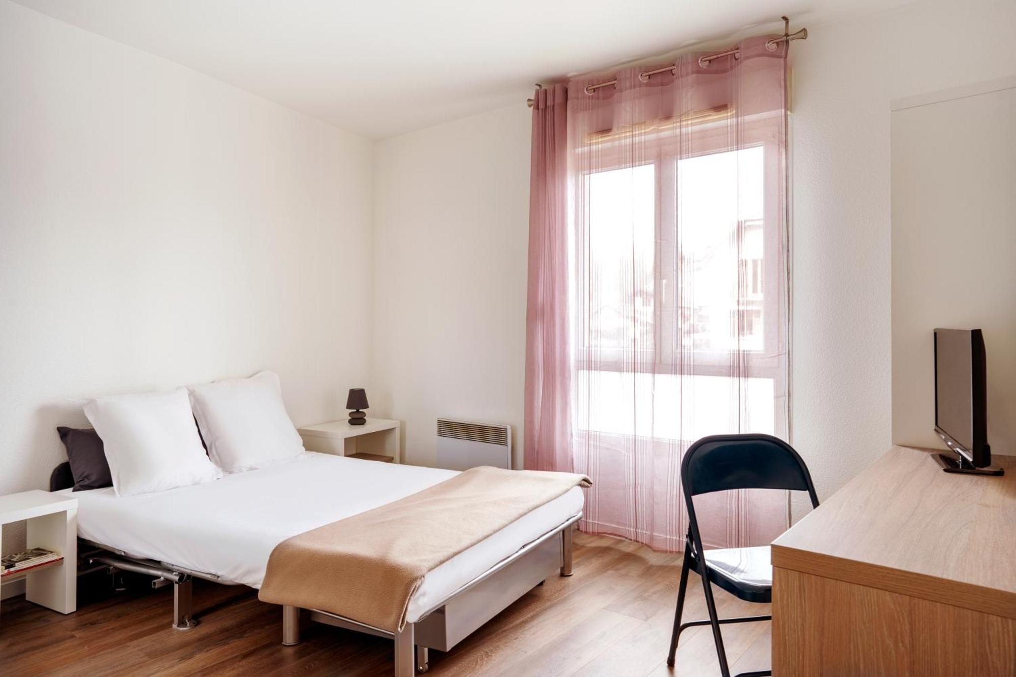 Sejours & Affaires Annecy Le Pont Neuf Aparthotel Cran-Gévrier Eksteriør bilde
