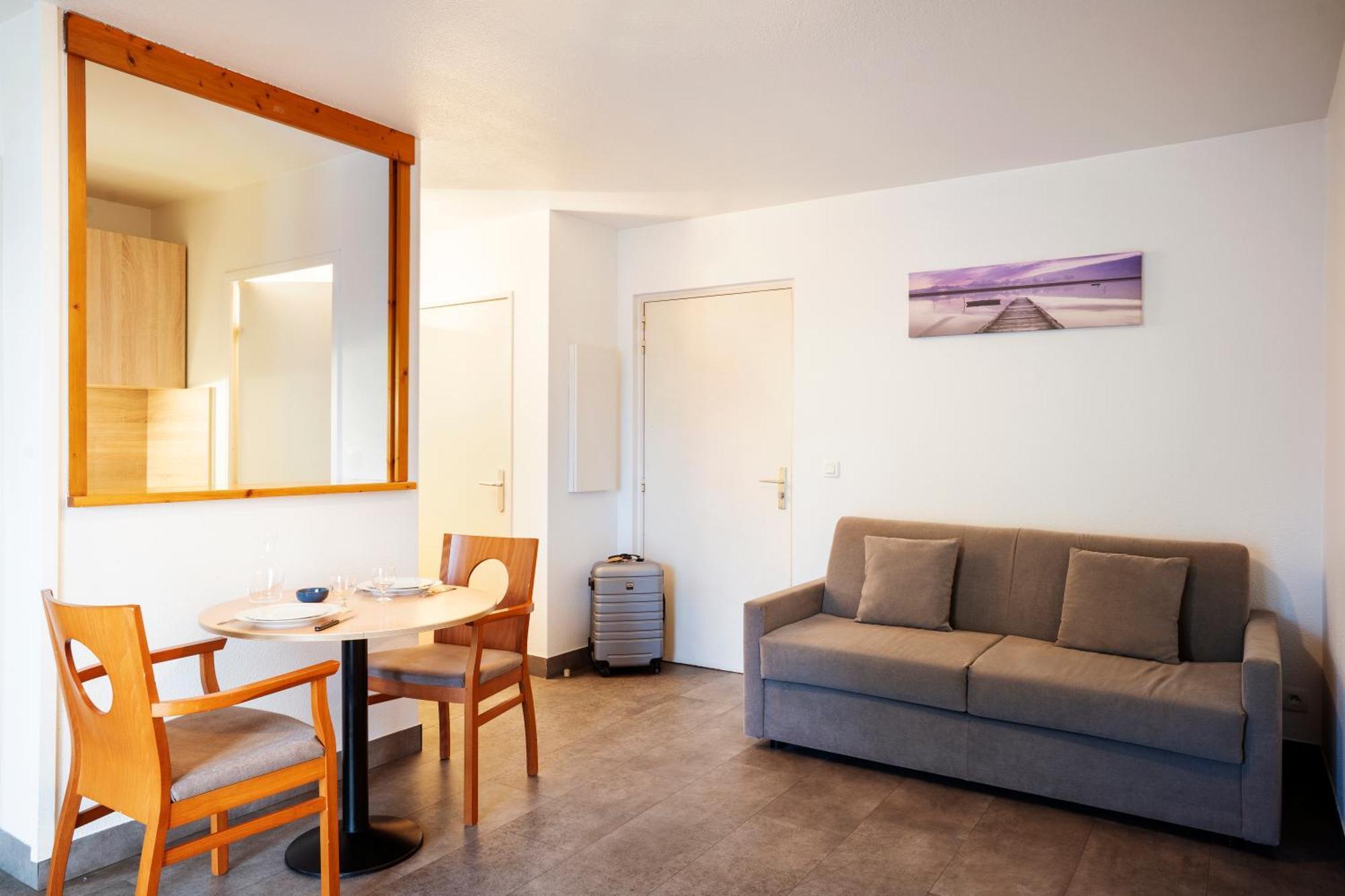 Sejours & Affaires Annecy Le Pont Neuf Aparthotel Cran-Gévrier Eksteriør bilde