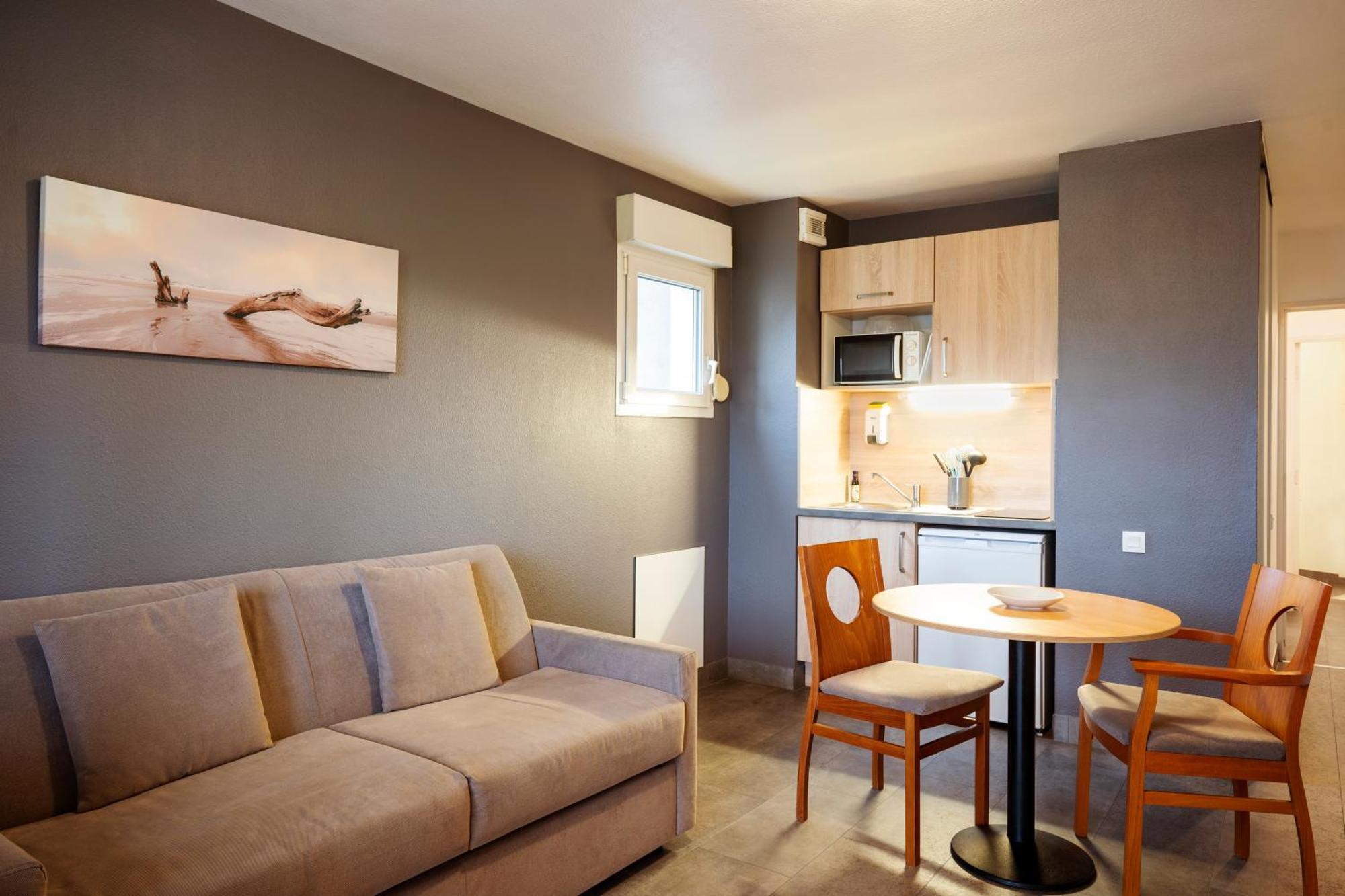 Sejours & Affaires Annecy Le Pont Neuf Aparthotel Cran-Gévrier Eksteriør bilde