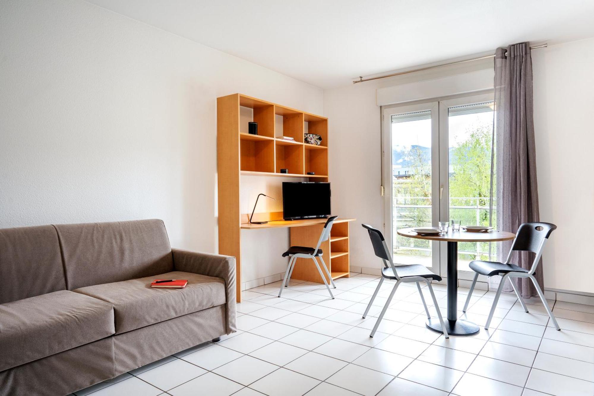 Sejours & Affaires Annecy Le Pont Neuf Aparthotel Cran-Gévrier Eksteriør bilde