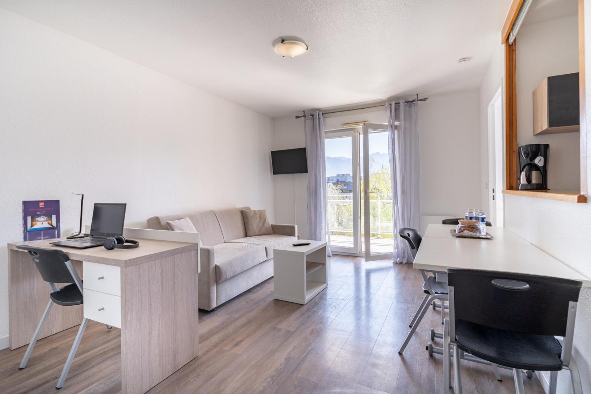 Sejours & Affaires Annecy Le Pont Neuf Aparthotel Cran-Gévrier Eksteriør bilde